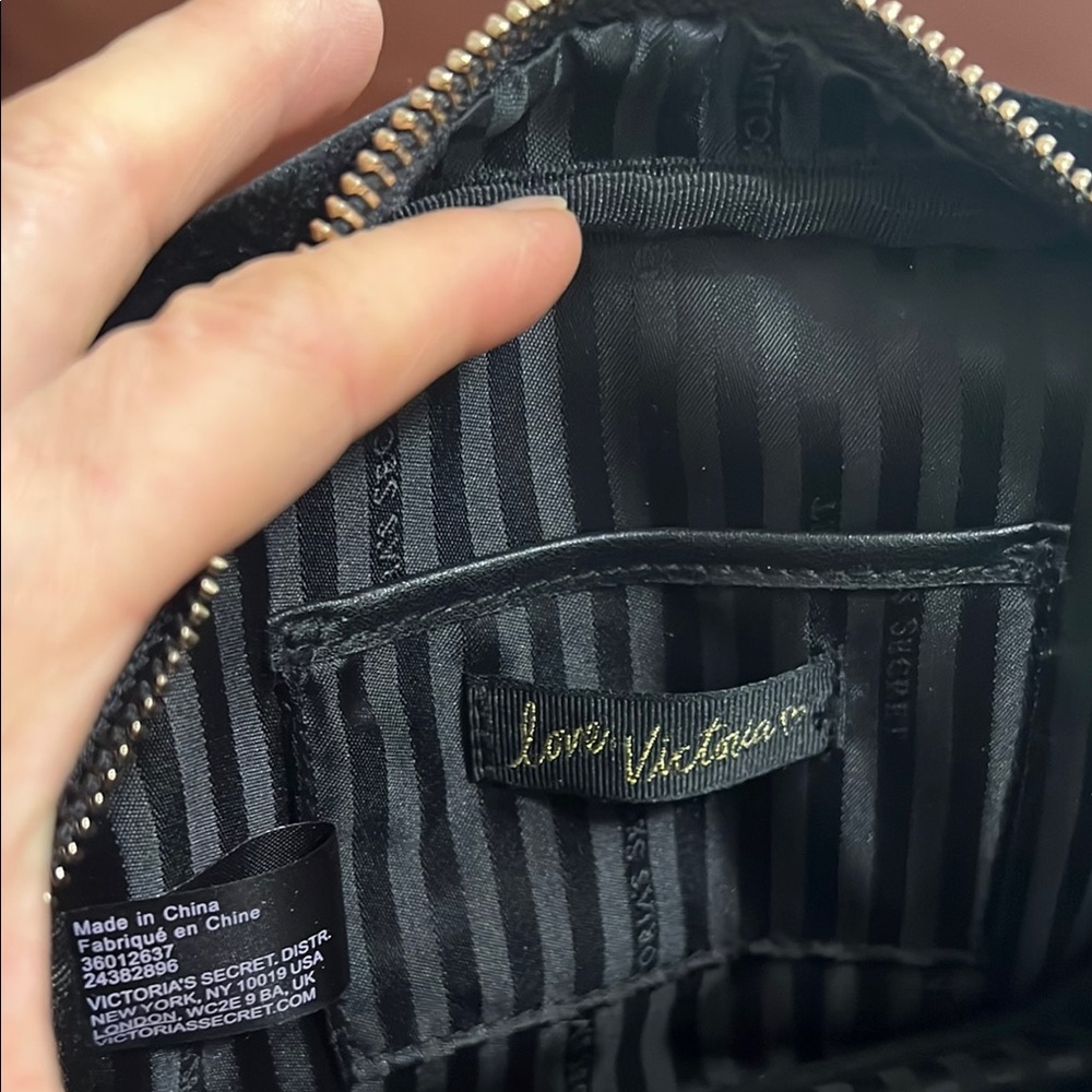 Victoria's Secret Black Quilted velvet Crossbody or belt bag - Picture 8 of 10
